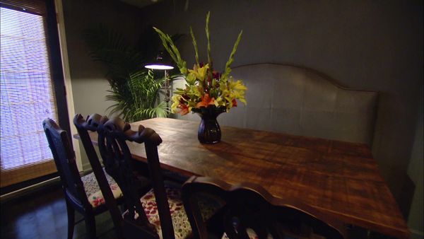 Mega Dens - A Suburban Family Gets Their Big-City Edge Back with a Loft-Like Mega Den
