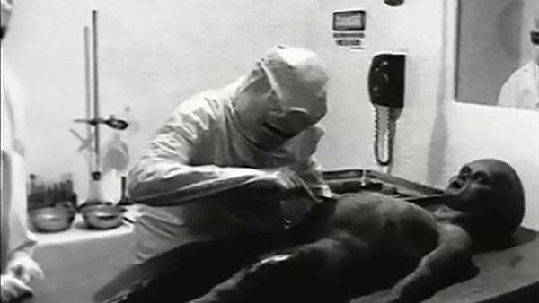 History's Greatest Hoaxes - Alien Autopsy