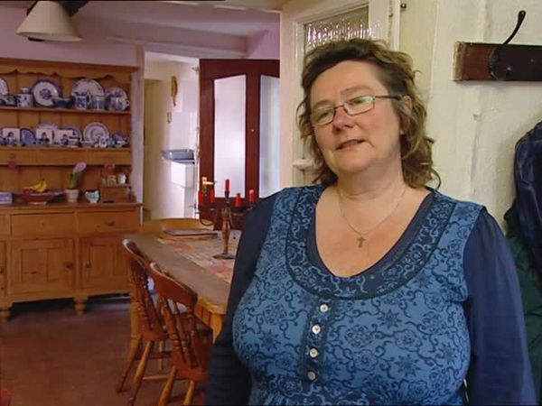 Homes Under The Hammer - Episode 23