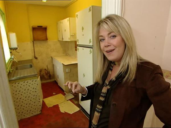 Homes Under The Hammer - Episode 14