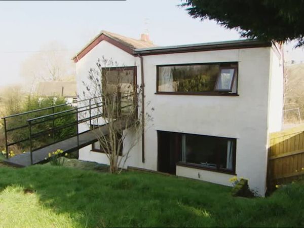 Homes Under The Hammer - Episode 1
