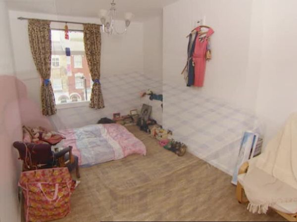 Homes Under The Hammer - Episode 13