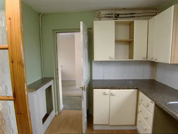 Homes Under The Hammer - Episode 2