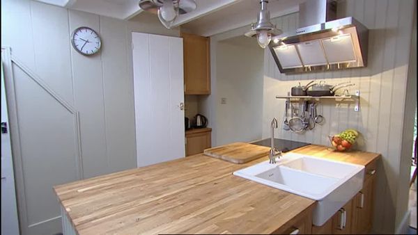 Homes Under The Hammer - Episode 28
