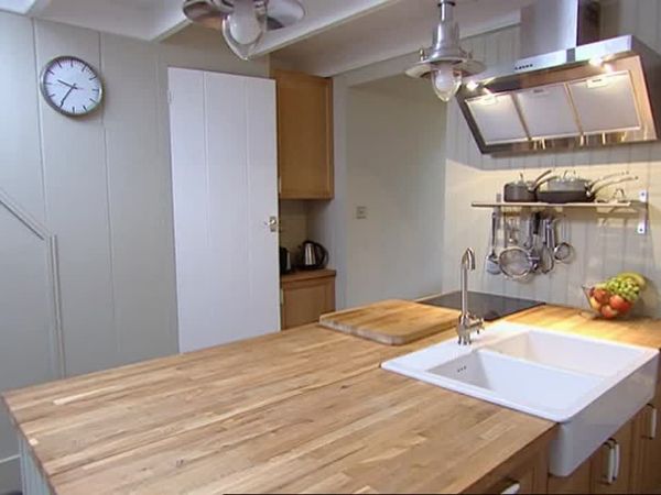 Homes Under The Hammer - Episode 28