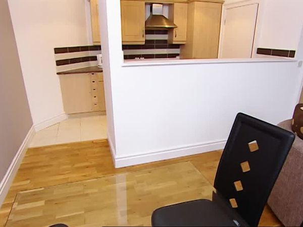 Homes Under The Hammer - Episode 15