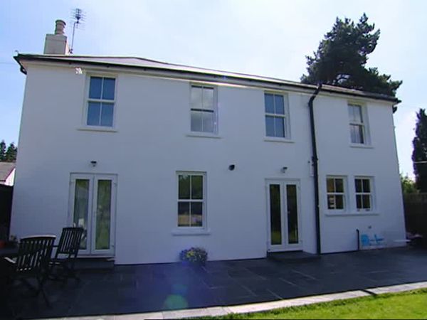 Homes Under The Hammer - Episode 14