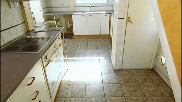 Homes Under The Hammer - Episode 19