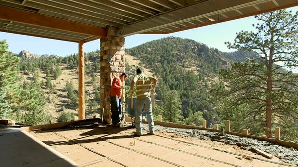 Mega Decks - A Log Home Gets a Two-Story Cliffside Deck
