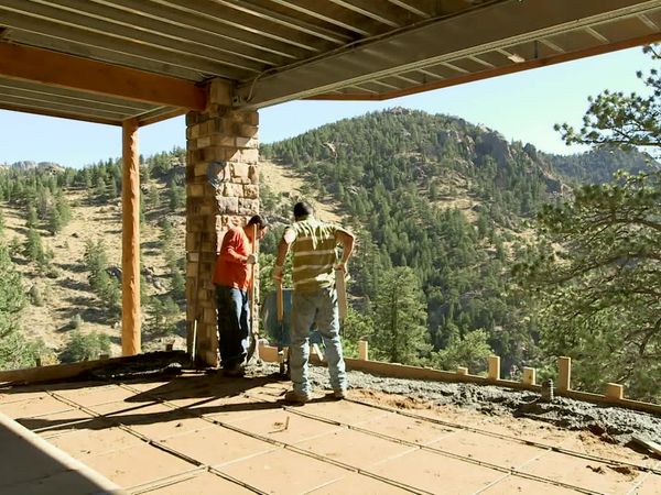 Mega Decks - A Log Home Gets a Two-Story Cliffside Deck