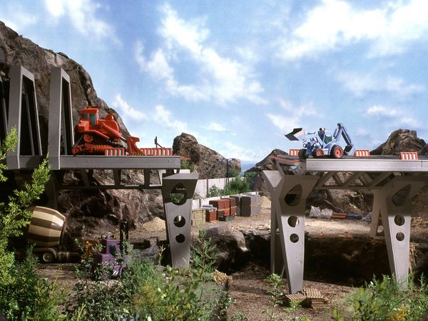 Construction Site - Hi-Pitched Bozer