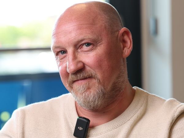 BrøndbyLyd: Bag facaden - Auri Skarbalius: Det bliver dit liv og din identitet