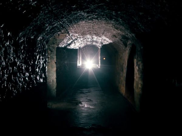 World's Scariest Hauntings - Edinburgh Vaults