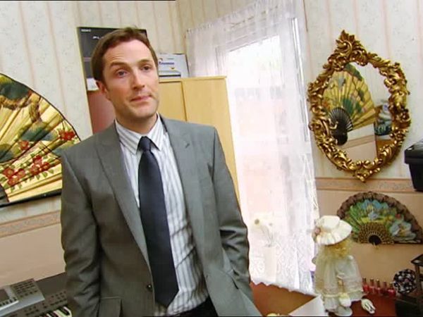 Homes Under The Hammer - Episode 30