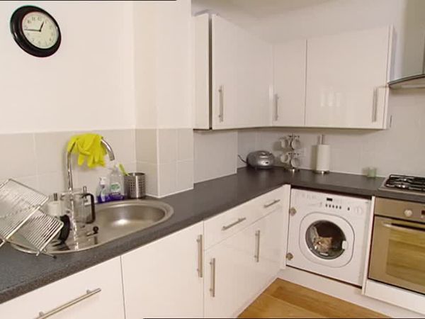 Homes Under The Hammer - Episode 1