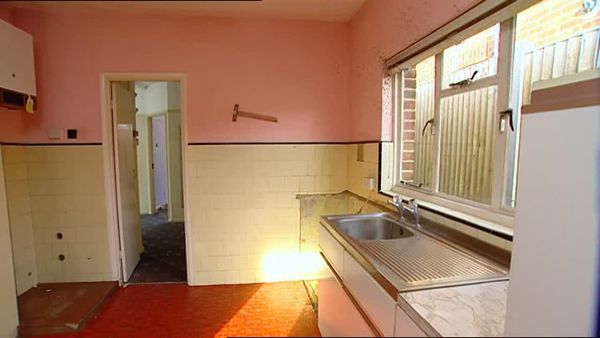 Homes Under The Hammer - Episode 19