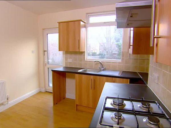 Homes Under The Hammer - Episode 1