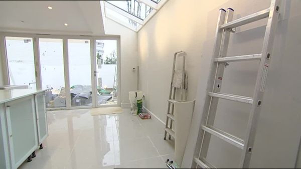 Homes Under The Hammer - Episode 11