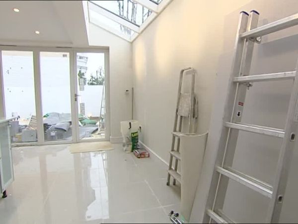 Homes Under The Hammer - Episode 11