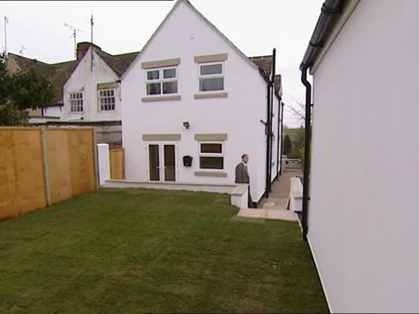 Homes Under The Hammer - Episode 12