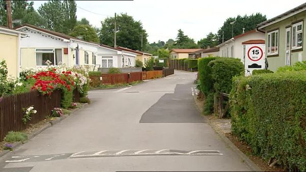 Homes Under The Hammer - Episode 13
