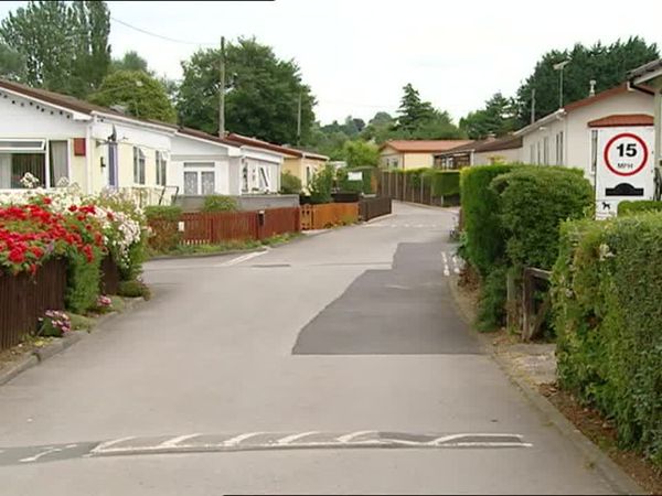 Homes Under The Hammer - Episode 13