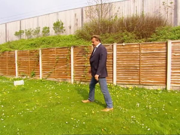 Homes Under The Hammer - Episode 12