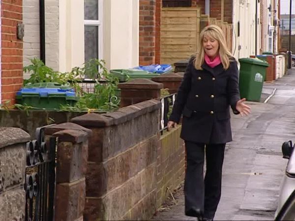 Homes Under The Hammer - Episode 8