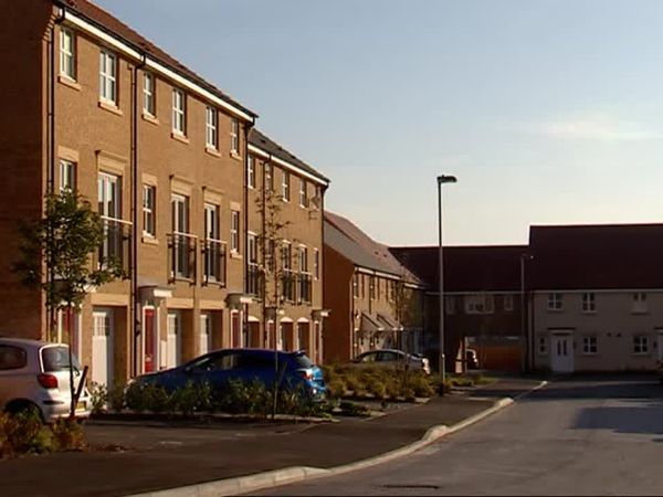 Homes Under The Hammer - Episode 11