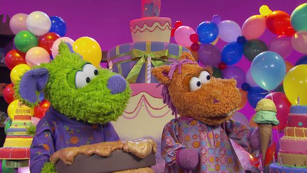 Pajanimals - Happy Birthday Sweetpea Sue & Blankie in the Laundry