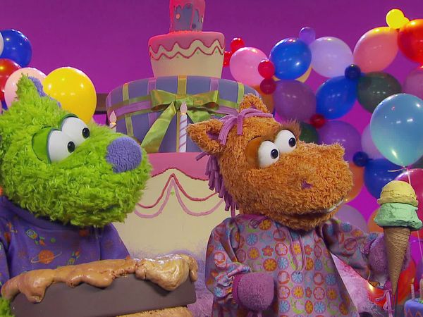Pajanimals - Happy Birthday Sweetpea Sue & Blankie in the Laundry