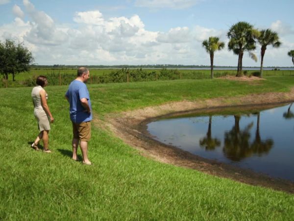 Lakefront Bargain Hunt - Finding a Place to Fish in Frostproof, Florida