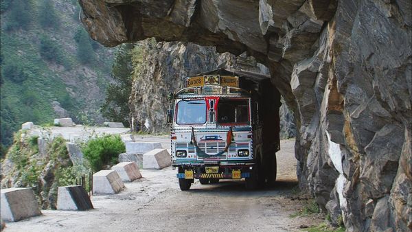 IRT Deadliest Roads - Death Is A Blind Corner Away