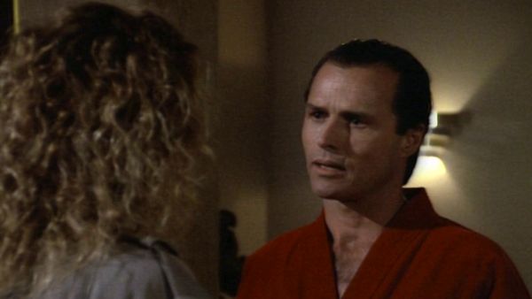 Dynasty - Una sorpresa per Dex