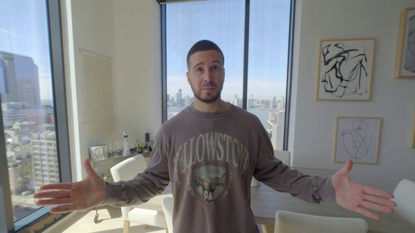 MTV Cribs LT - Vinny Guadagnino / Kaila Novak / Nick Viall