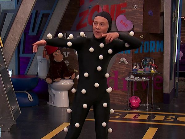 Game Shakers - Niños Bailarines, Cerdos Voladores