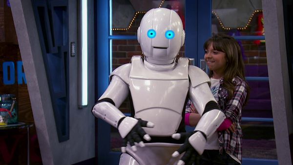 Game Shakers - MeGo, el Robot que da miedo