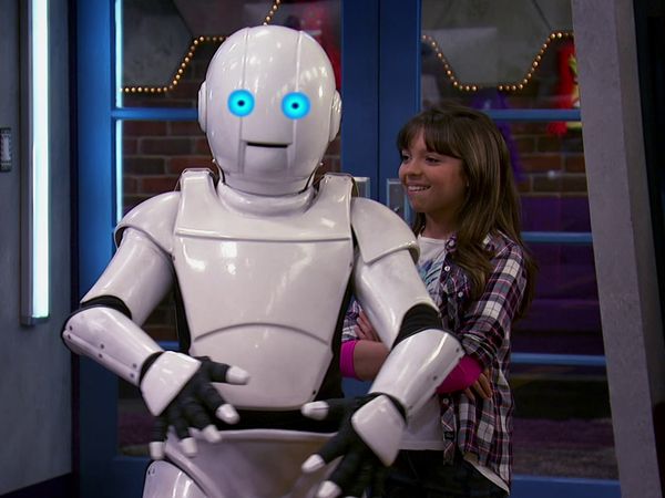 Game Shakers - MeGo, el Robot que da miedo