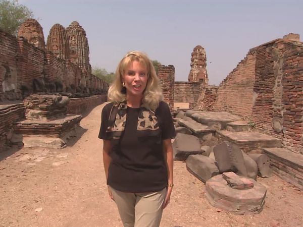 Laura McKenzie's Traveler - Wonders of Asia