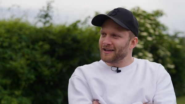 Kvart i Bold: Indersiden - Nicolai Boilesen: “Det er ensomt at være tæt på og så langt fra”