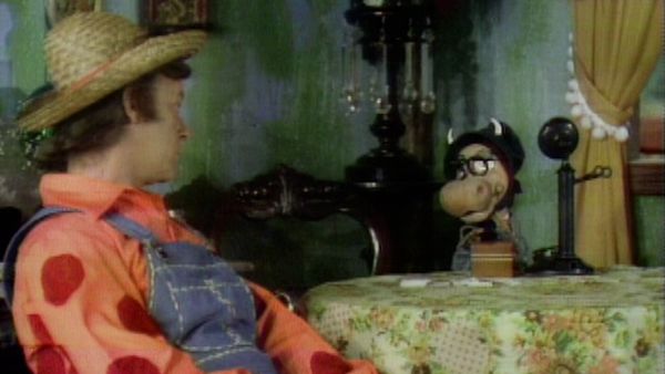 Mister Rogers' Neighborhood - "Potato Bugs and Cows" Opera