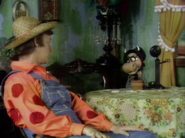 Mister Rogers' Neighborhood - "Potato Bugs and Cows" Opera