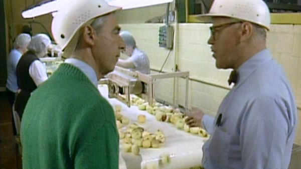 Mister Rogers' Neighborhood - Visit to an Applesauce Factory