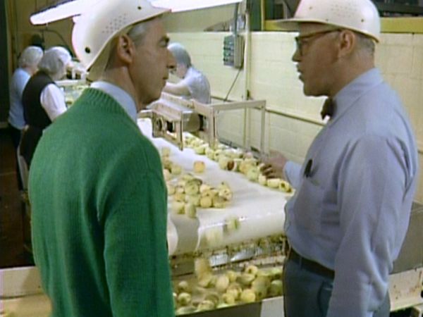 Mister Rogers' Neighborhood - Visit to an Applesauce Factory