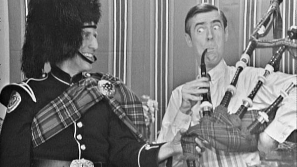 Mister Rogers' Neighborhood - Mister Rogers Washes Dishes