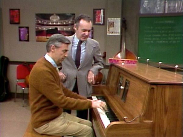 Mister Rogers' Neighborhood - How a Player Piano Works