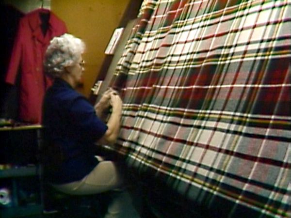 Mister Rogers' Neighborhood - How Blankets Are Made