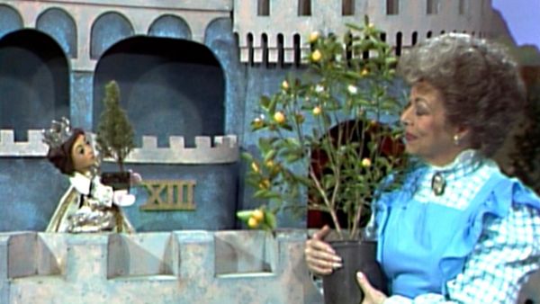 Mister Rogers' Neighborhood - The Eiffel Tower Becomes a Mountain