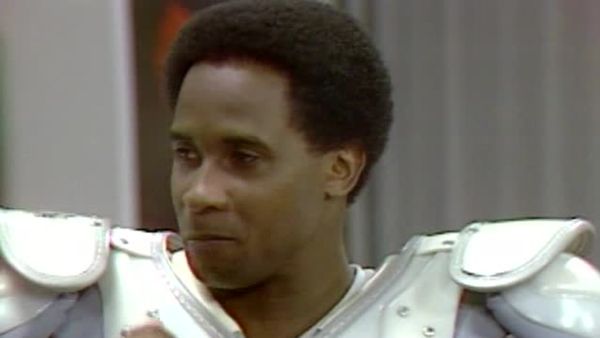 Mister Rogers' Neighborhood - Competition: Football Star Lynn Swann