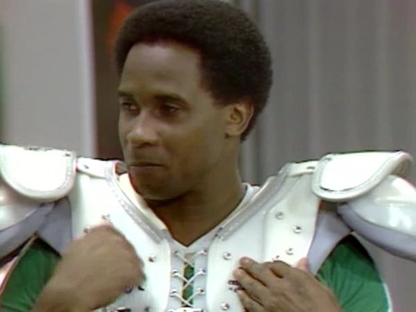 Mister Rogers' Neighborhood - Competition: Football Star Lynn Swann